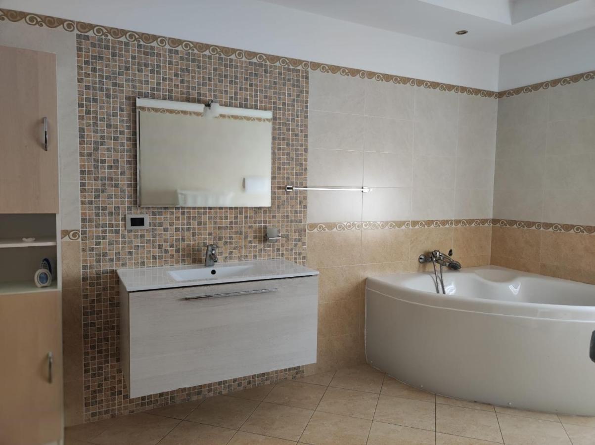 Genoard Apartment Палермо Екстериор снимка