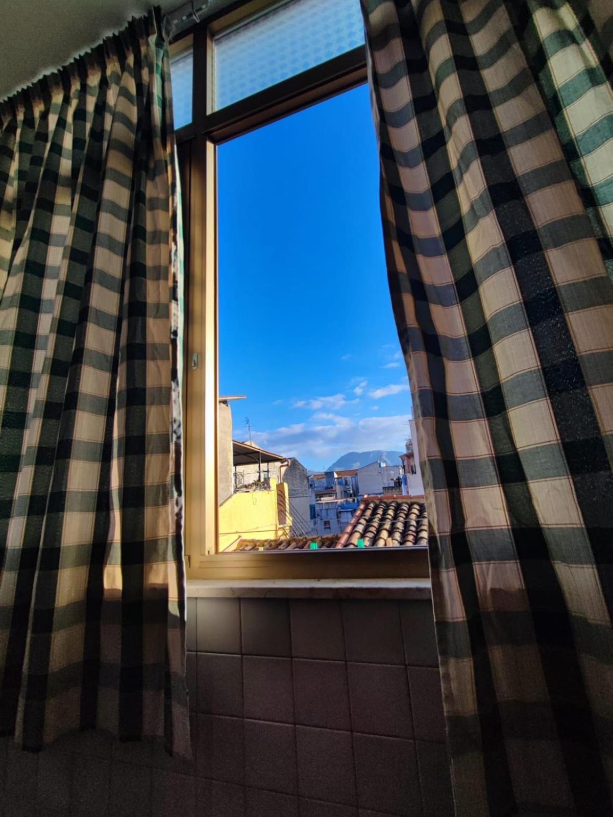 Genoard Apartment Палермо Екстериор снимка
